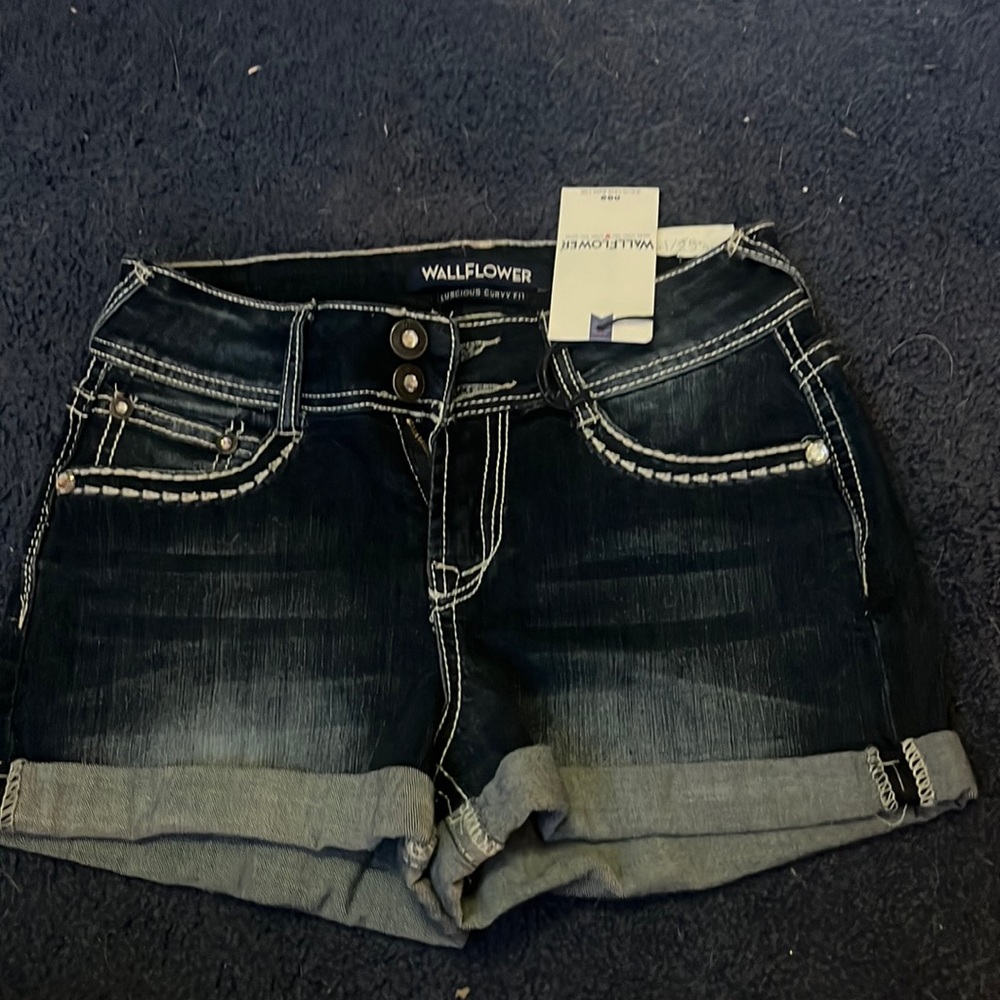 Never worn with tags American Jean shorts. In perfect condition.